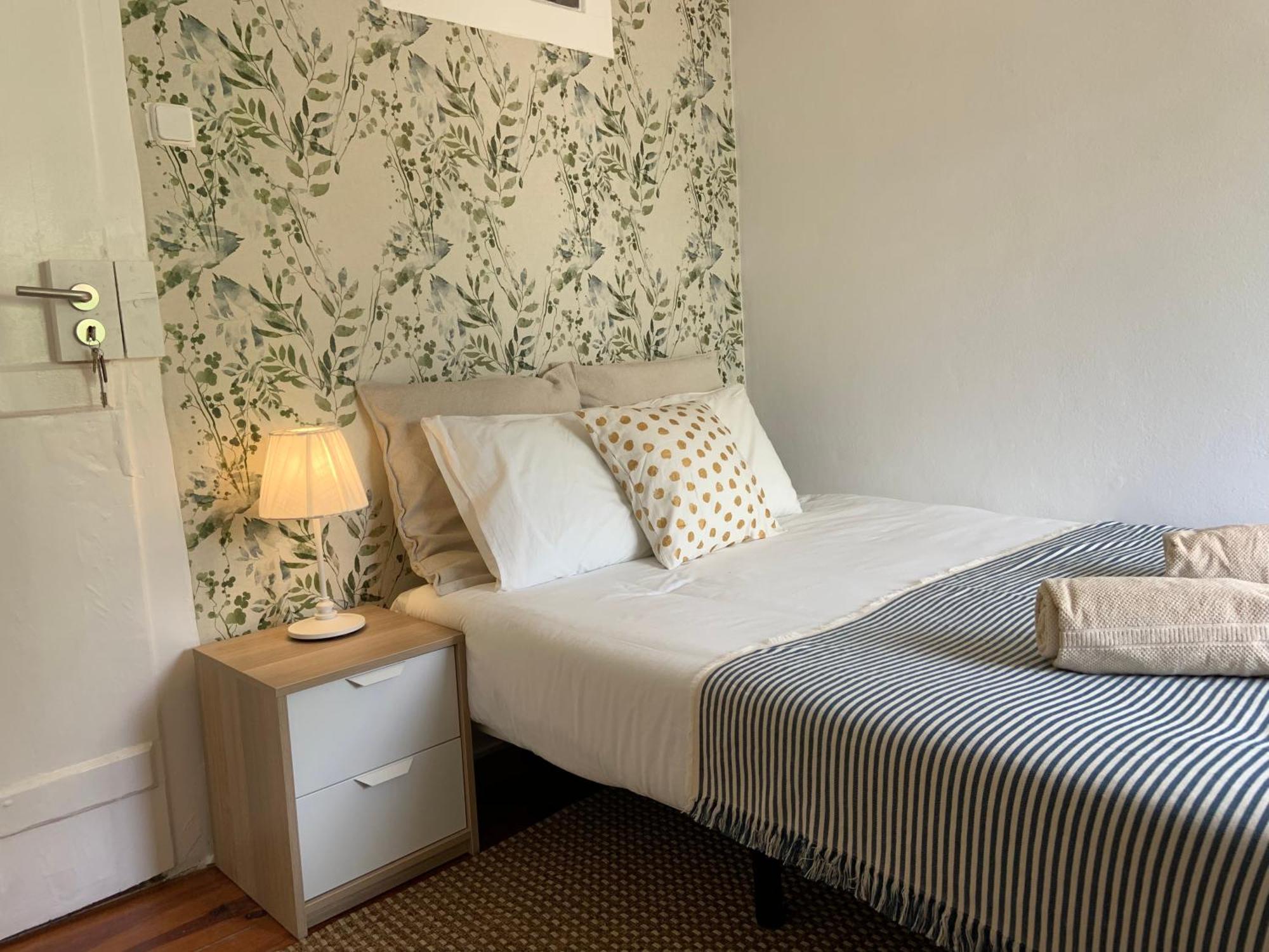 Stay As A Local! Santos Historical Guesthouse IV Лиссабон Экстерьер фото